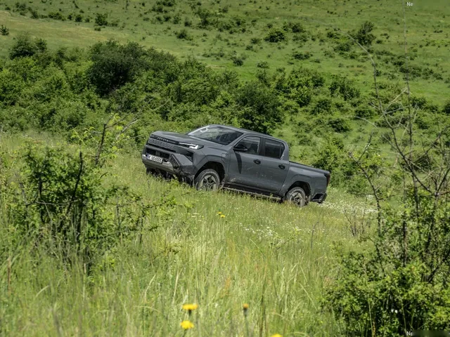 Toyota HiLux BEV (2026)