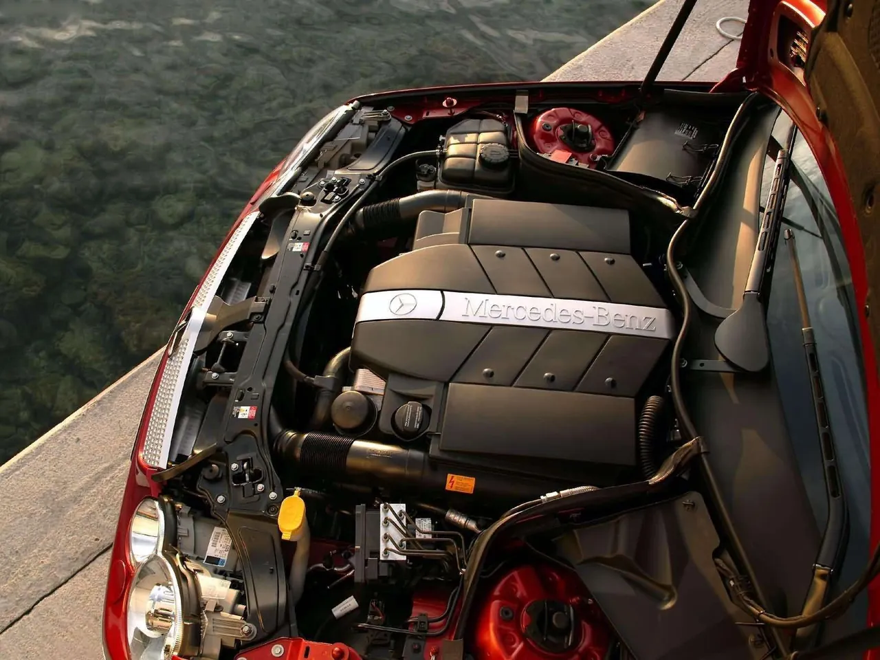Mercedes-Benz C320 Sport Coupe (2004) - Engine Bay