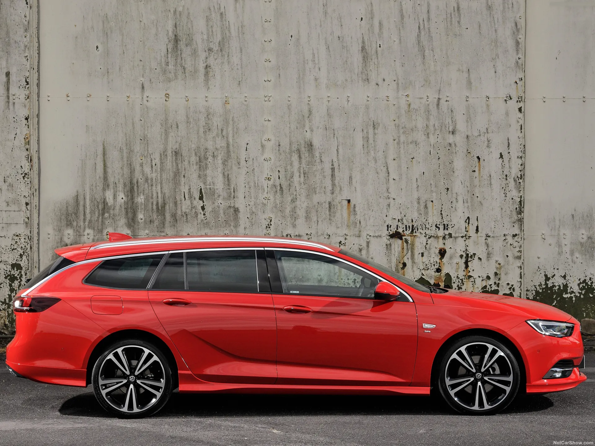 Vauxhall Insignia Sports Tourer (2018) - Side Profile