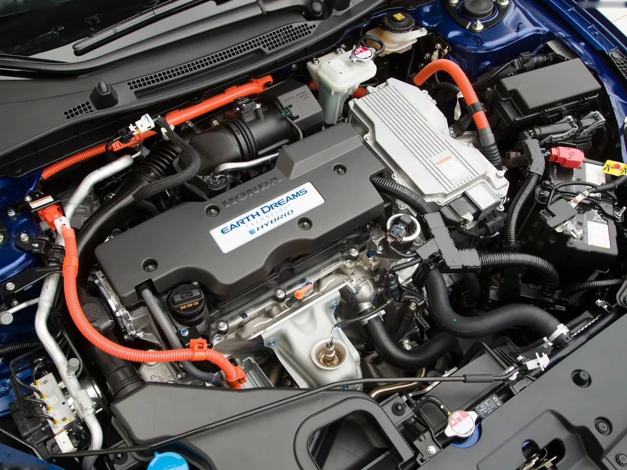 Honda Accord Hybrid (2017) – motorový prostor