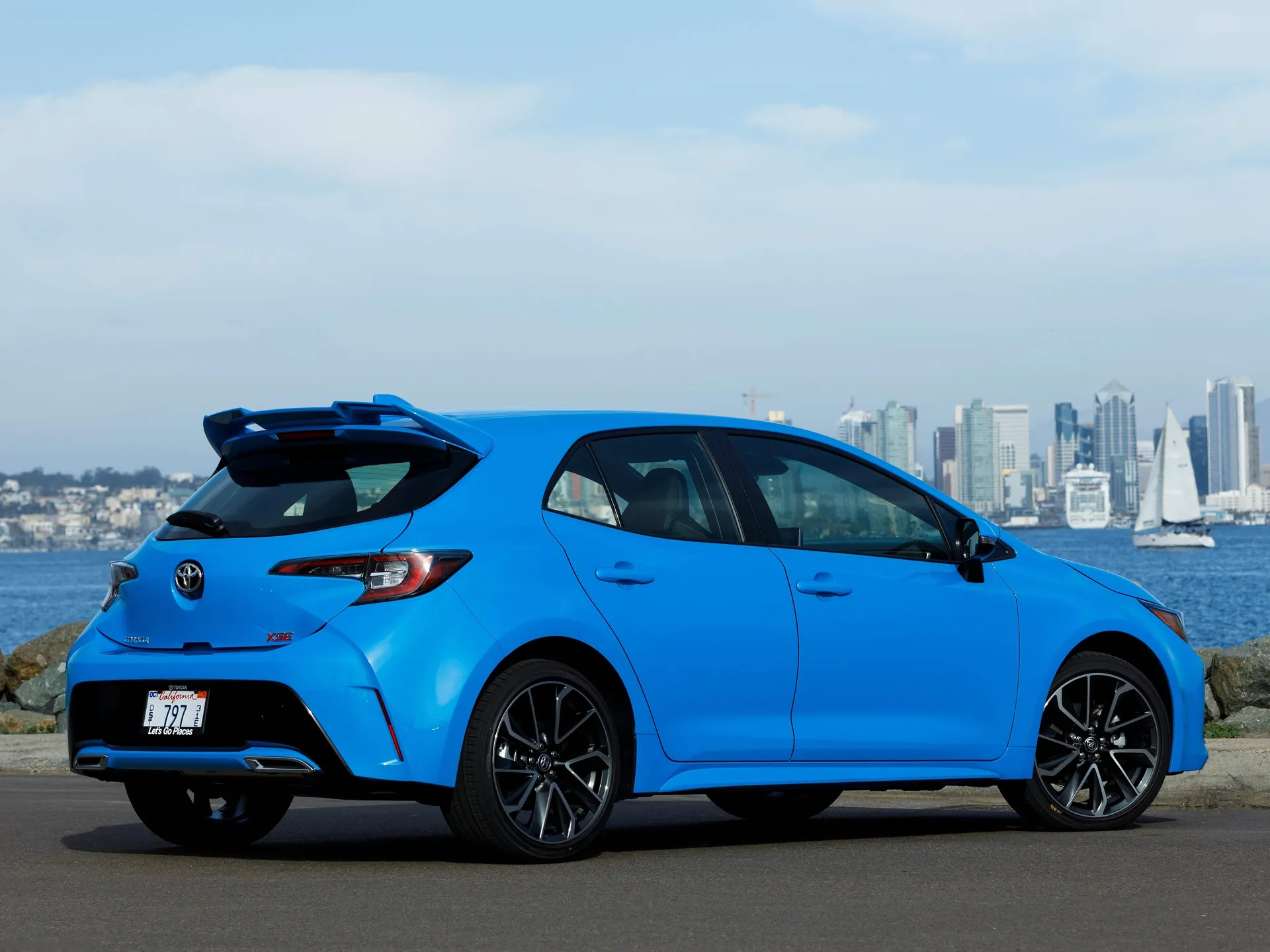 Toyota Corolla Hatchback (2019) – zadní tříčtvrteční pohled