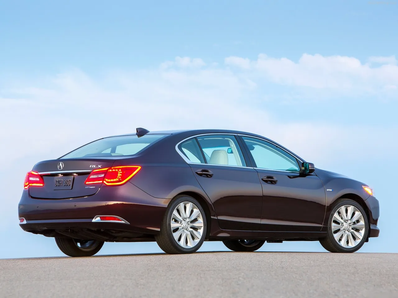 Acura RLX Sport Hybrid (2014) – zadní tříčtvrteční pohled