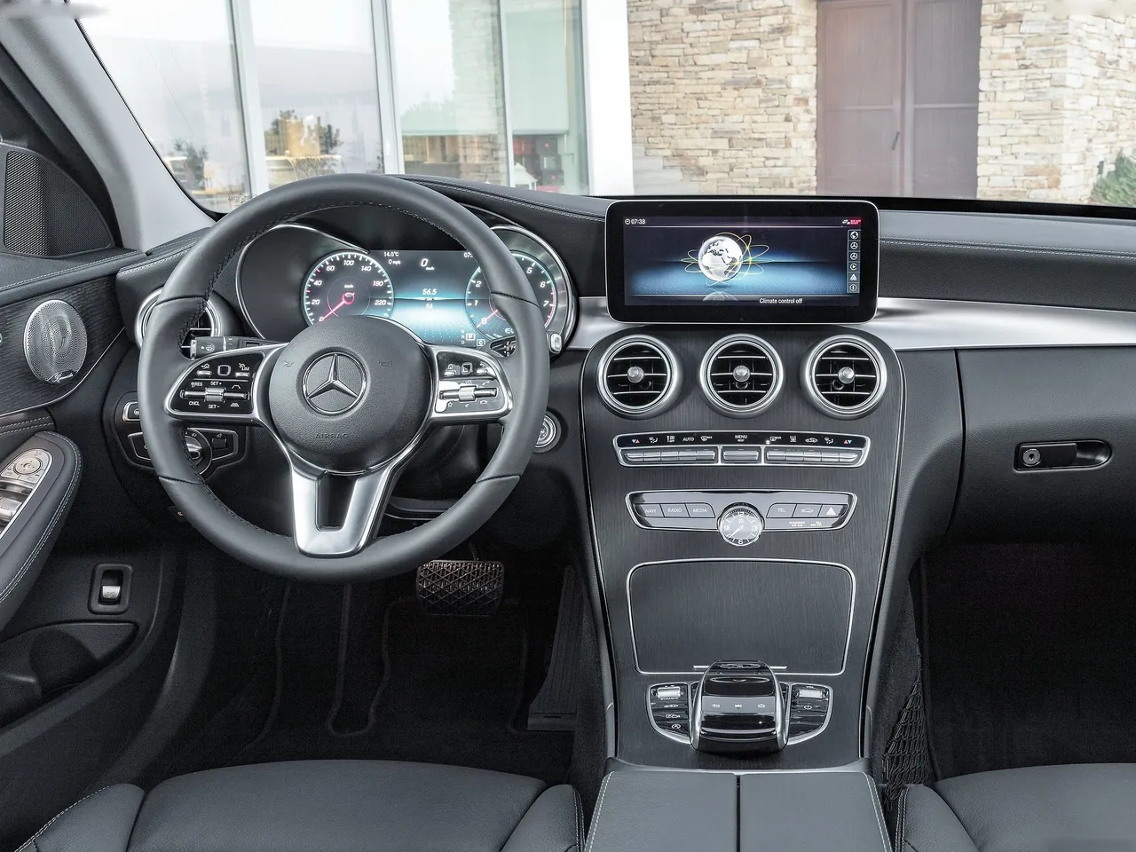 Mercedes-Benz C-Class Estate (2019) – interiér