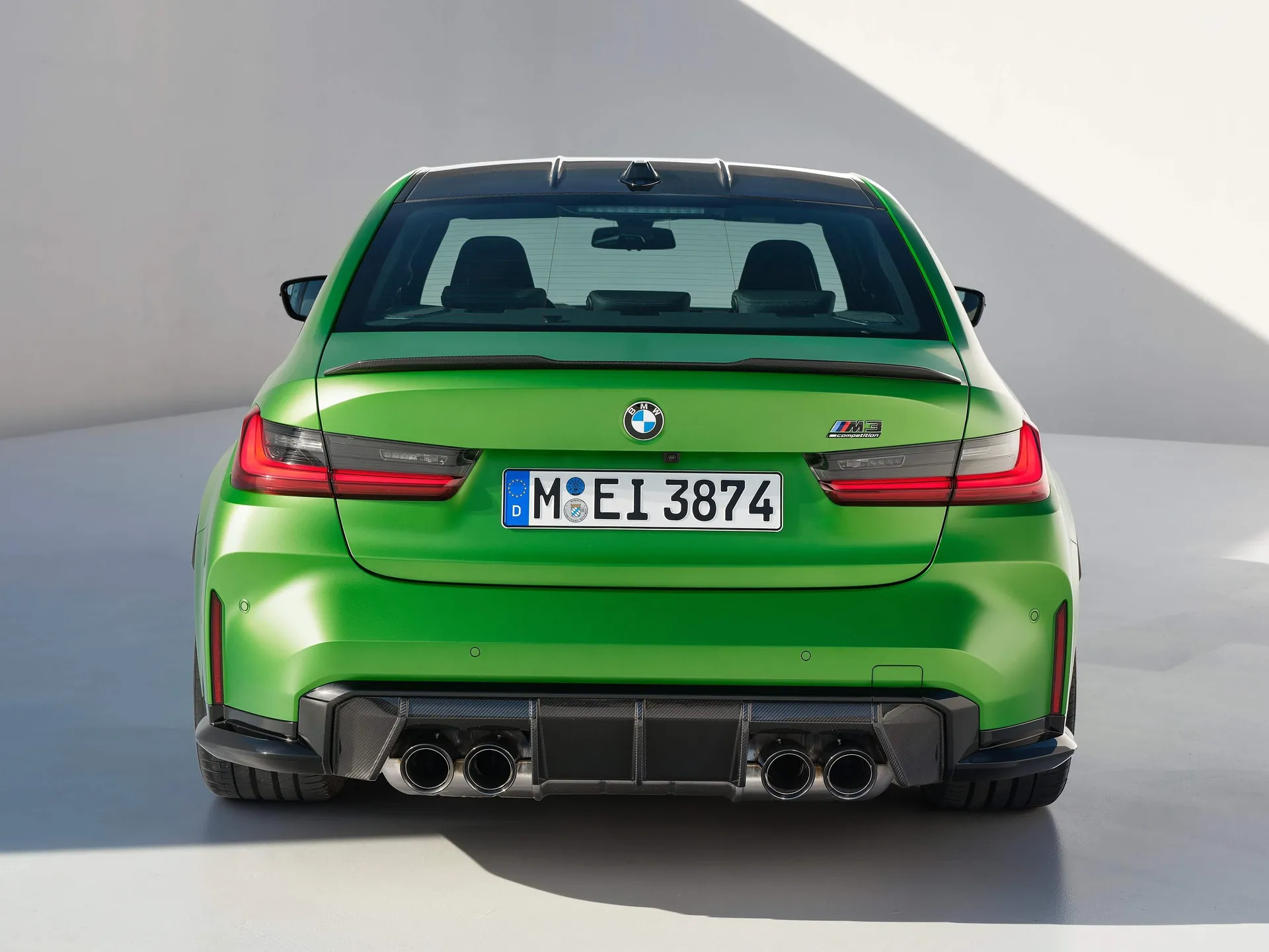 BMW M3 Sedan (2025) – zezadu