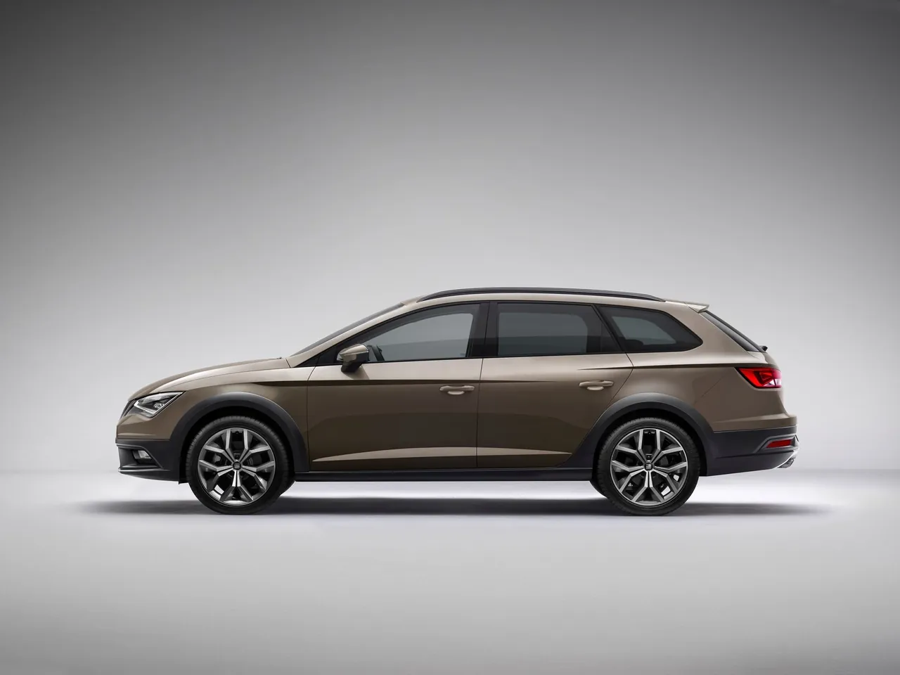 Seat Leon X-Perience (2015) – boční profil