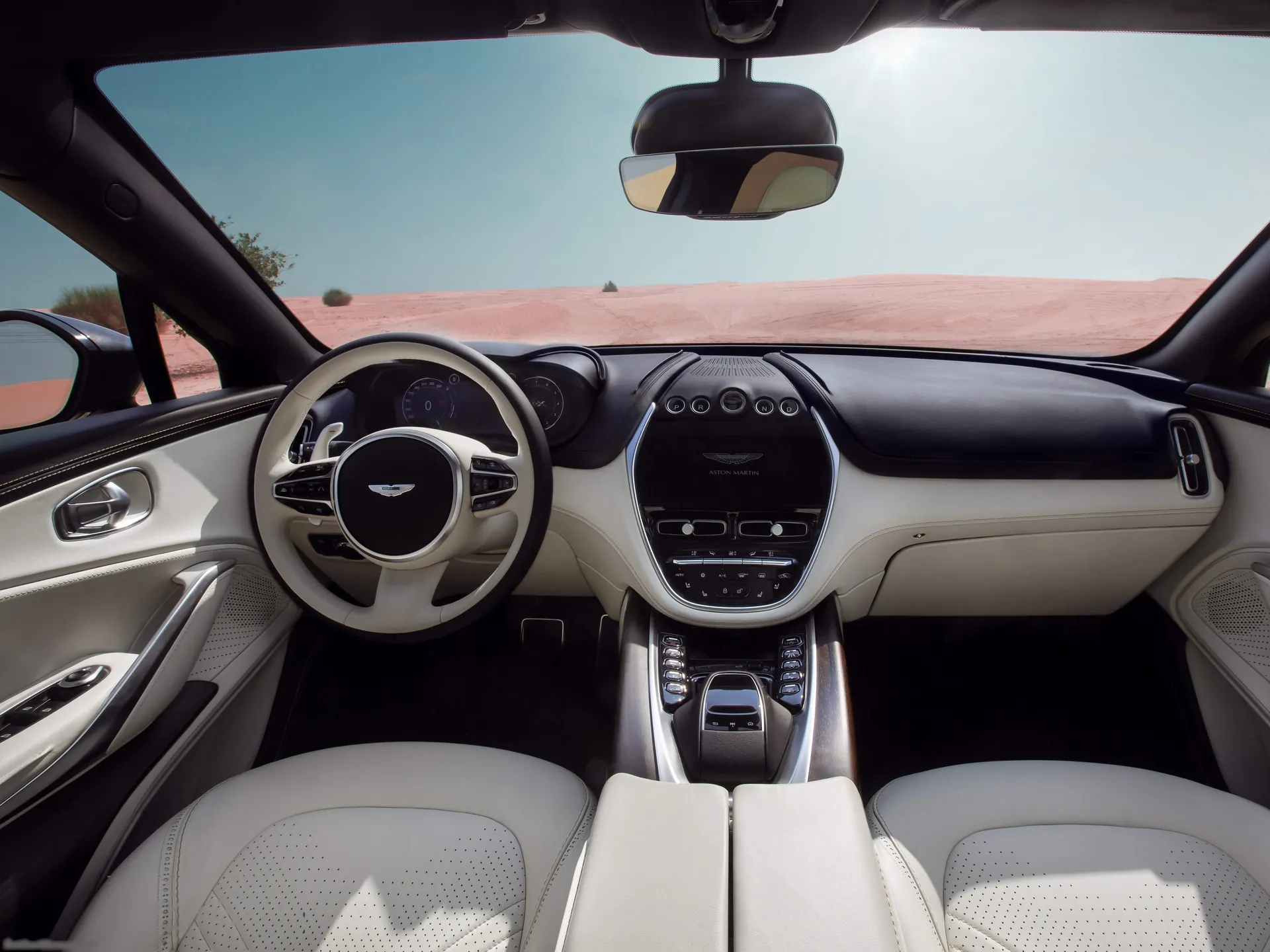 Aston Martin DBX (2021) - Interior