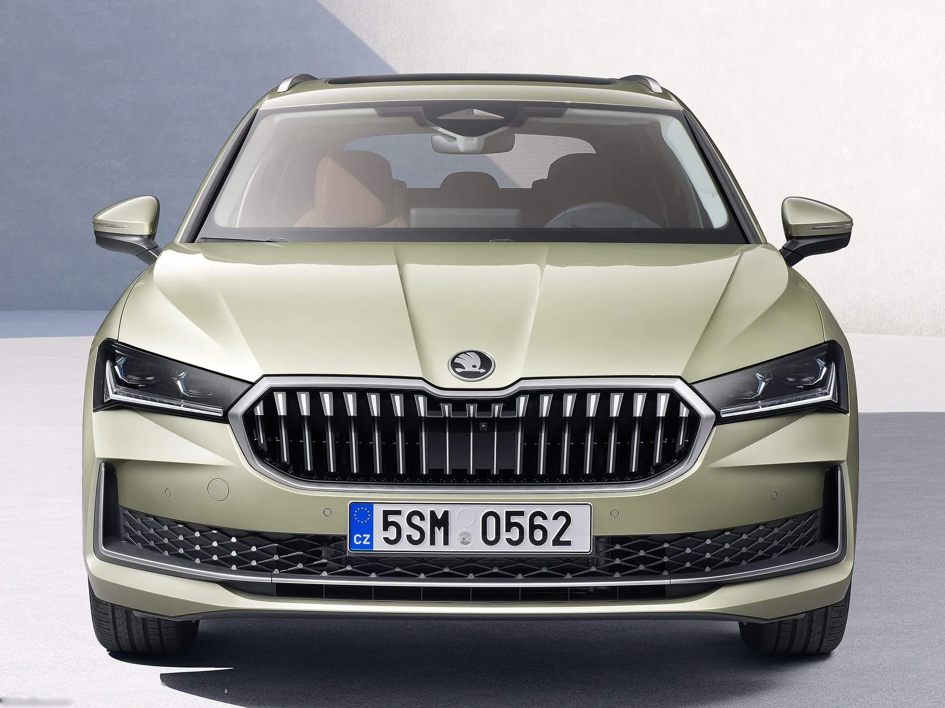 Skoda Superb Combi (2024) – zepředu