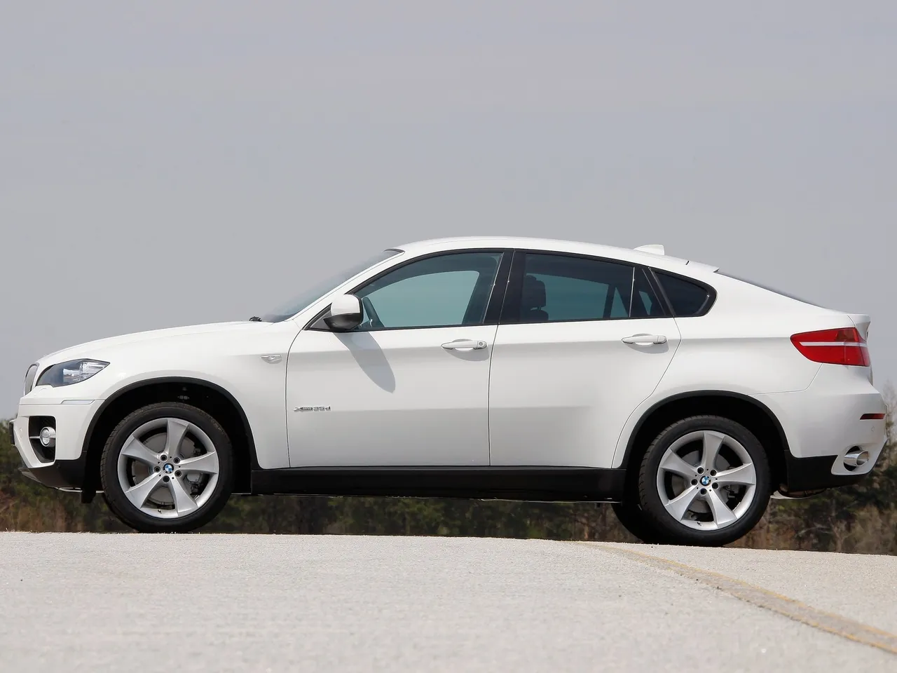BMW X6 (2009) – boční profil