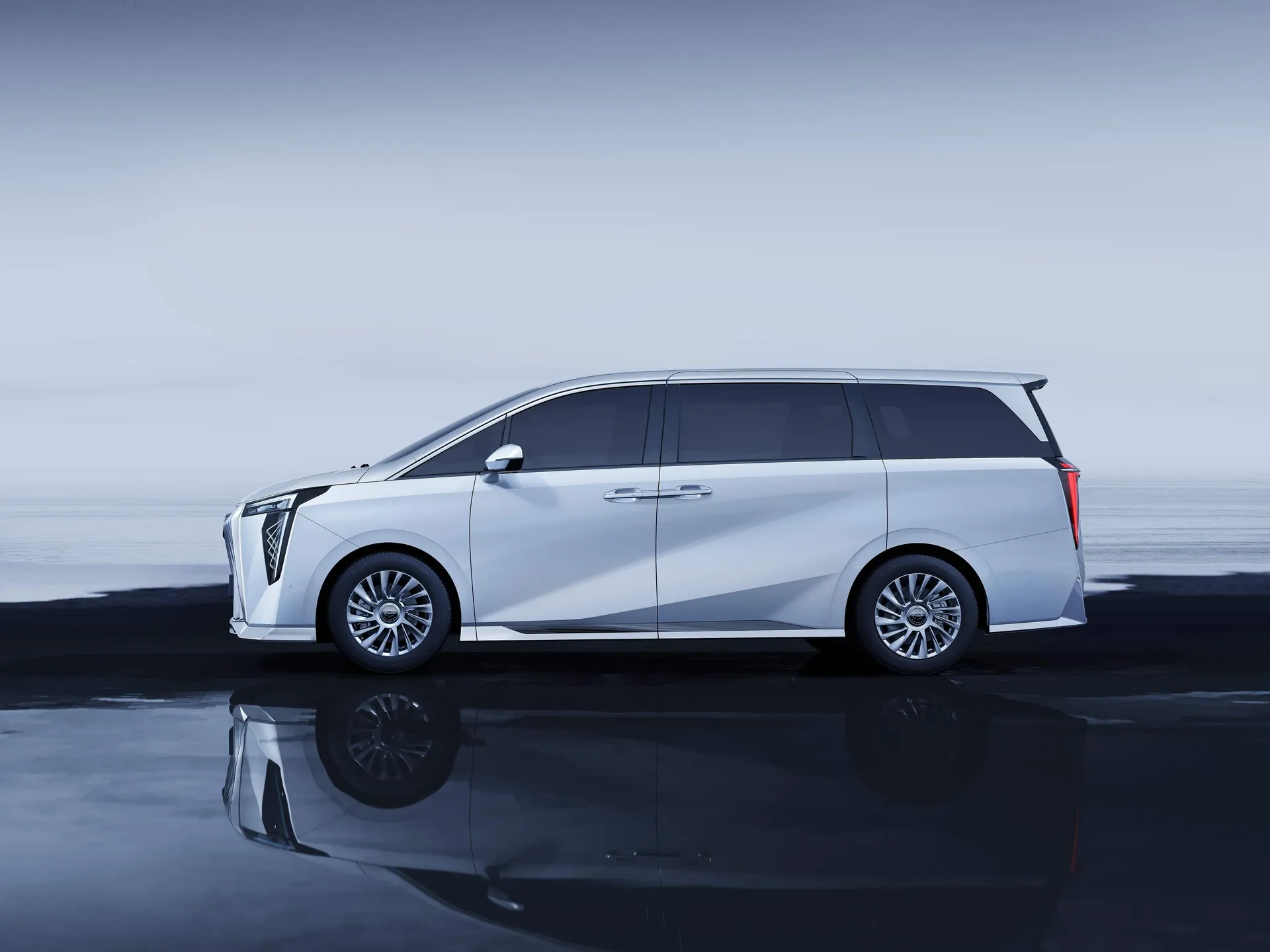 GAC M8 (2023) – boční profil