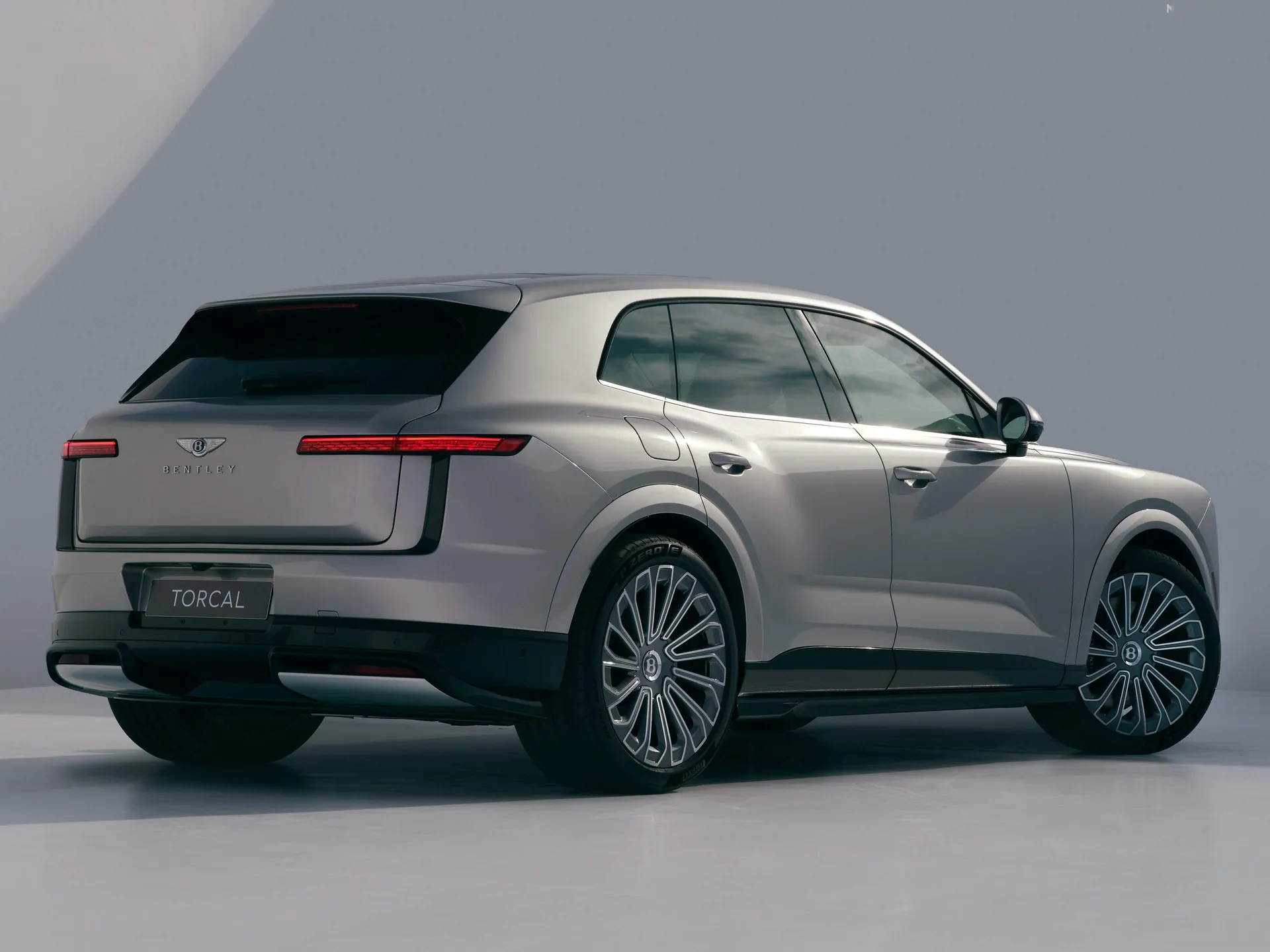Bentley Torcal (2028) – zadní tříčtvrteční pohled