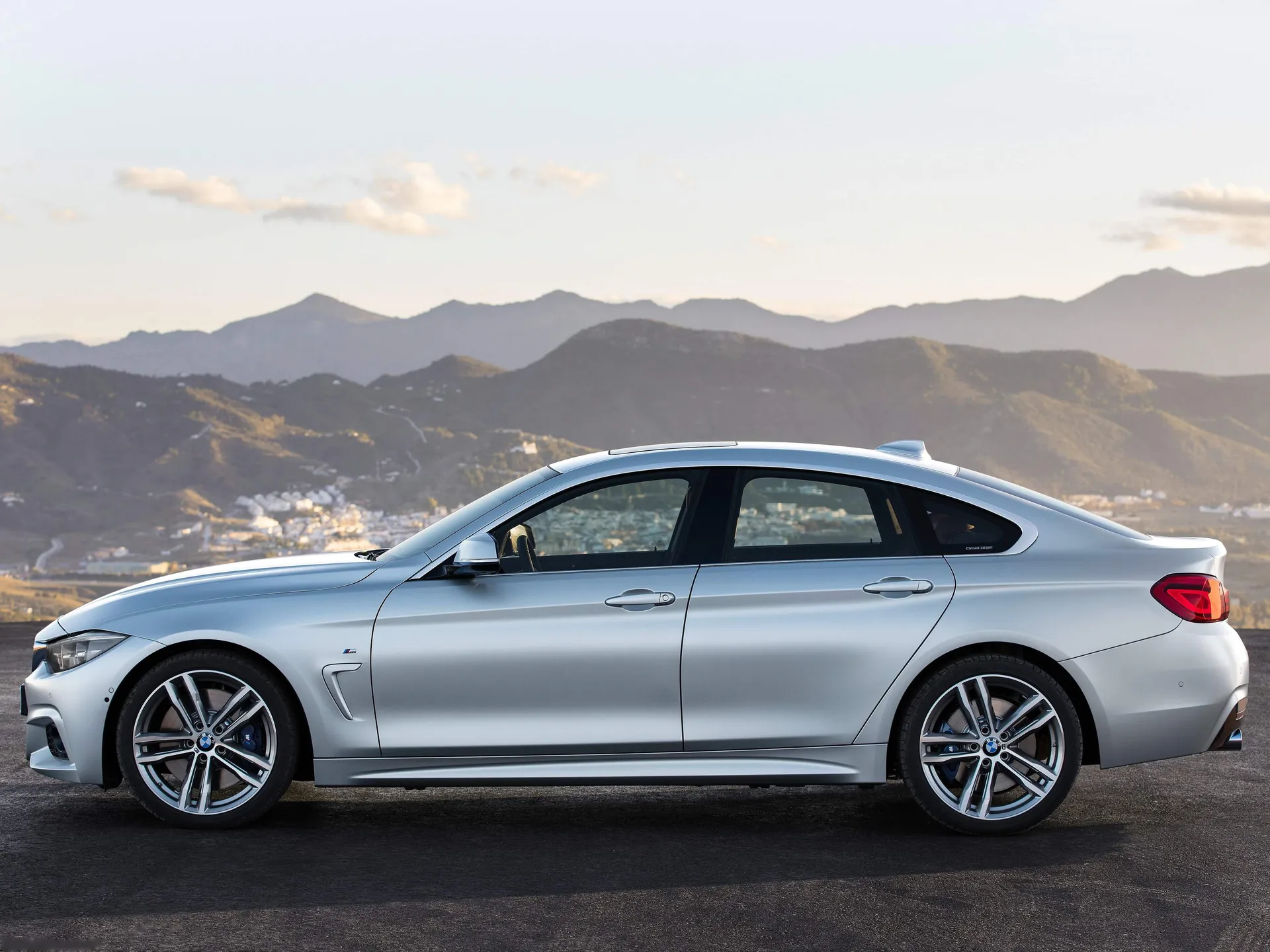 BMW 4-Series Gran Coupe (2018) - Side Profile
