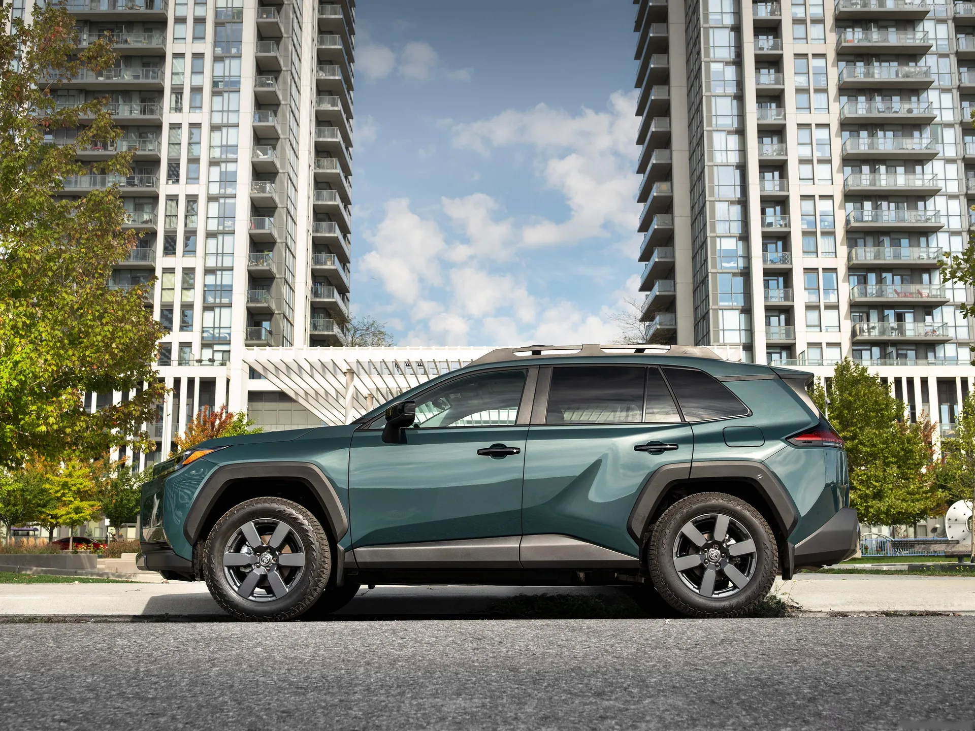 Toyota RAV4 [US] (2026) – boční profil