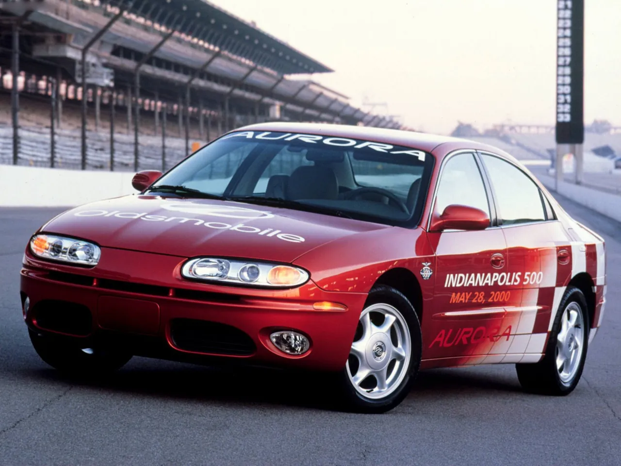 Oldsmobile Aurora Indy Pace Car (2001)