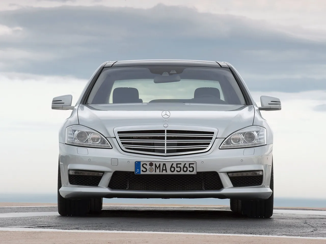 Mercedes-Benz S65 AMG (2010) - Front