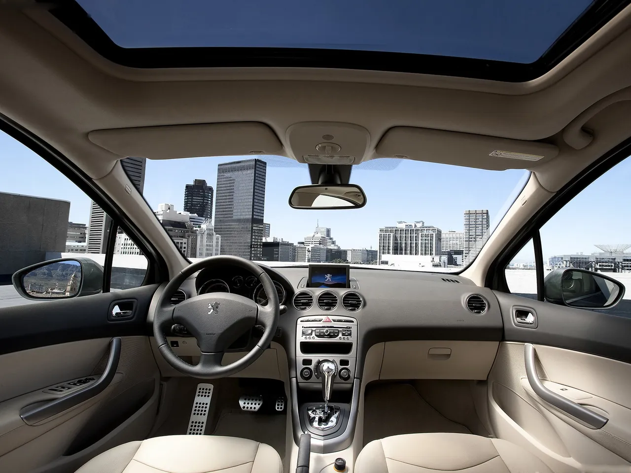 Peugeot 408 (2011) – interiér