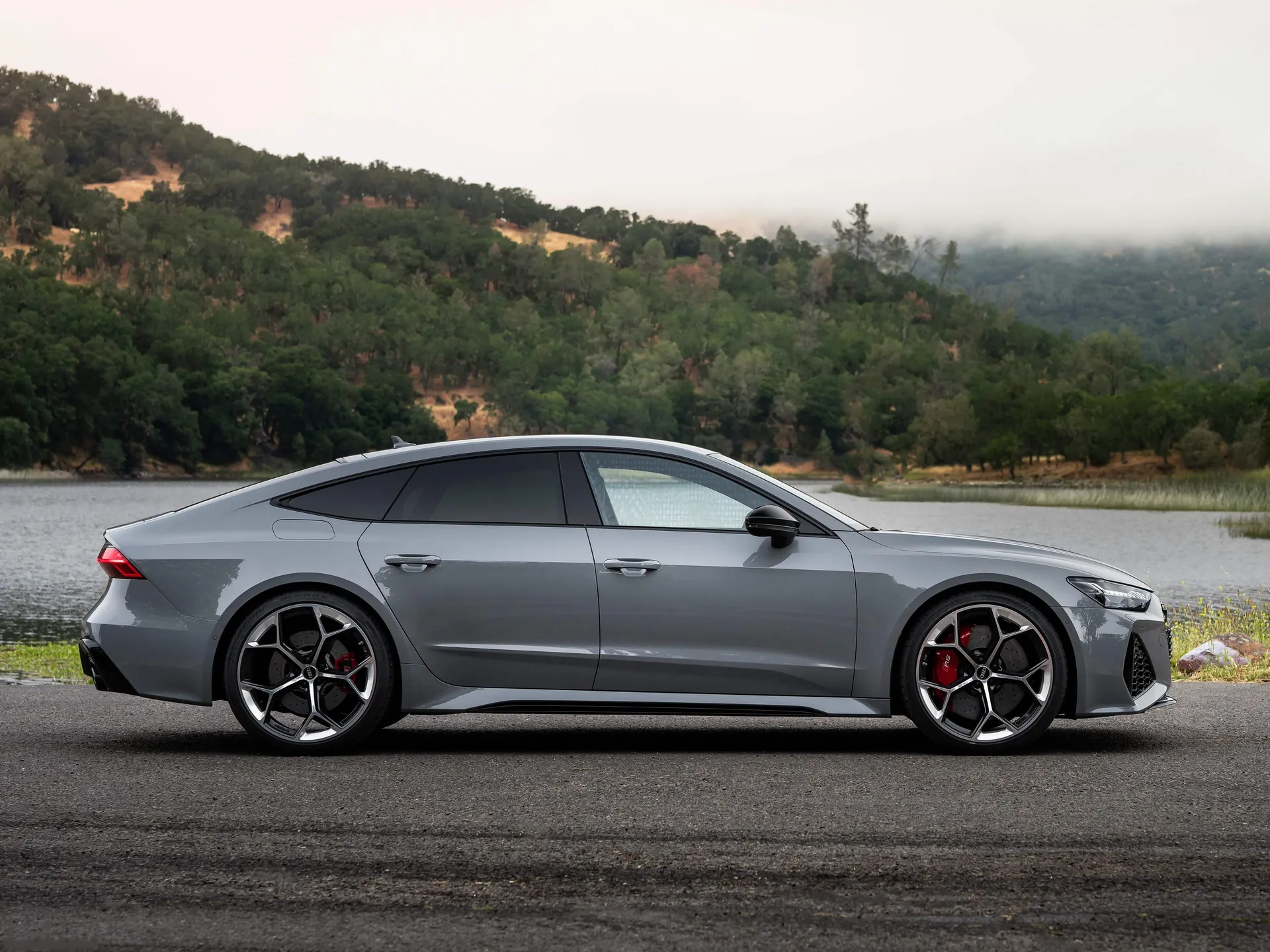 Audi RS7 Sportback performance (2023) – boční profil