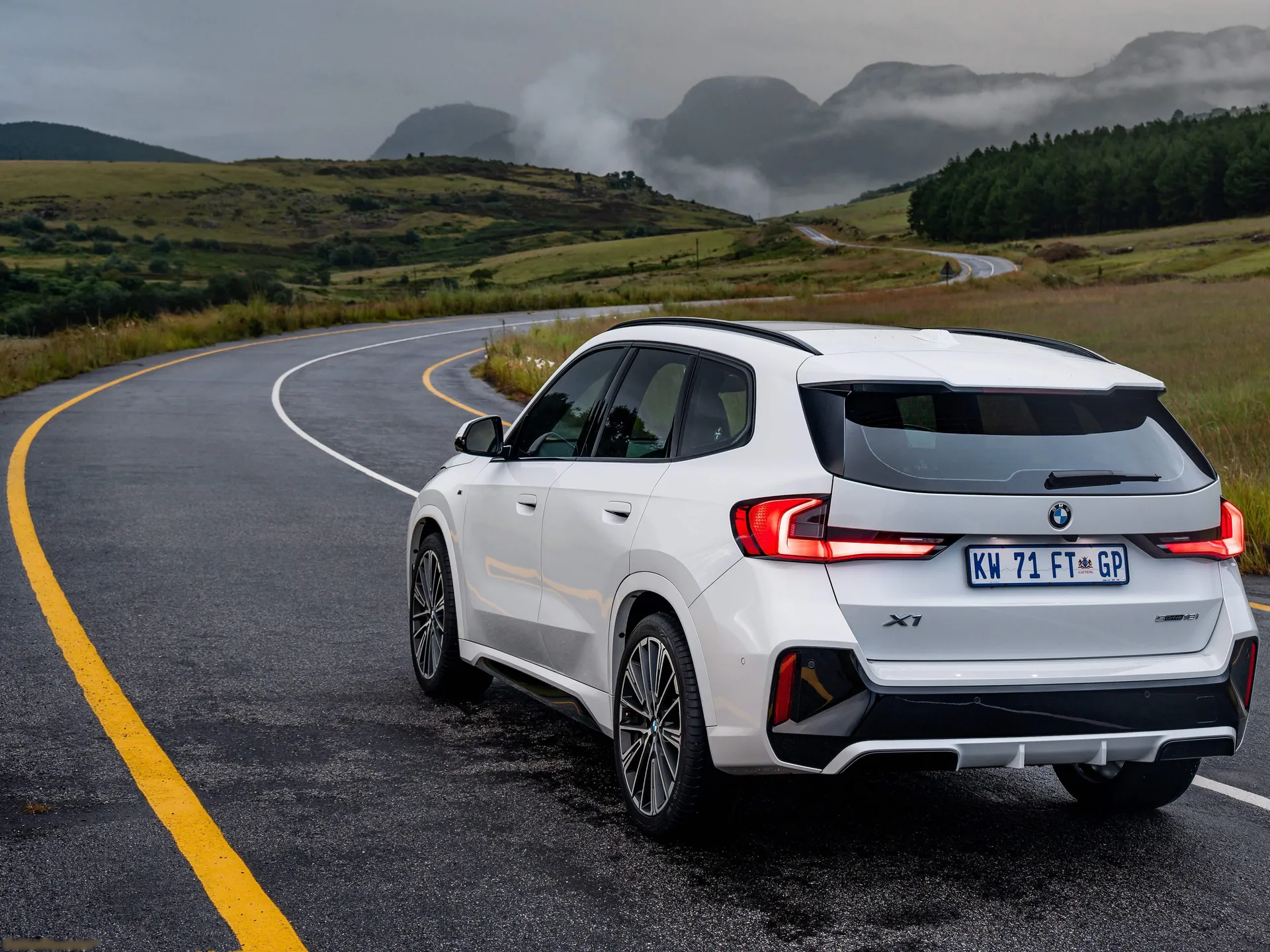 BMW X1 [ZA] (2023) – zadní tříčtvrteční pohled