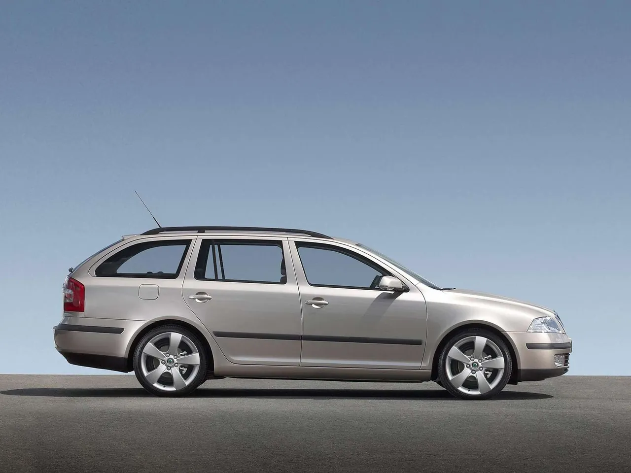 Skoda Octavia Combi (2004) – boční profil