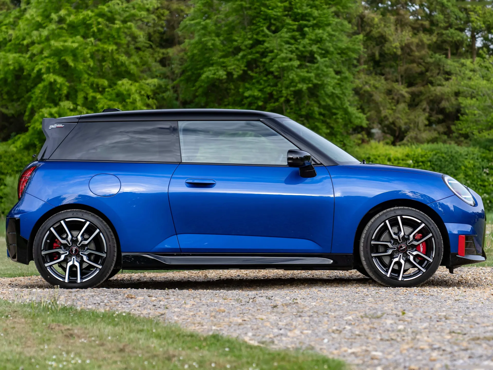 Mini John Cooper Works Electric (2025) - Side Profile