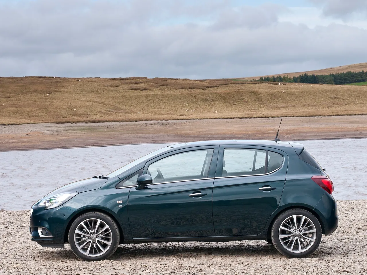 Vauxhall Corsa (2015) – boční profil