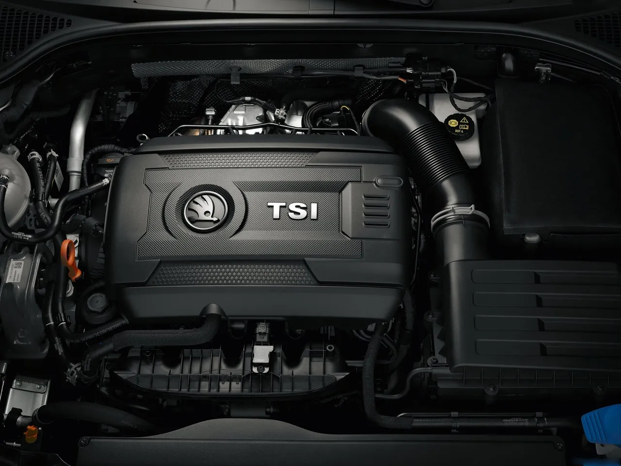 Skoda Octavia (2013) – motorový prostor