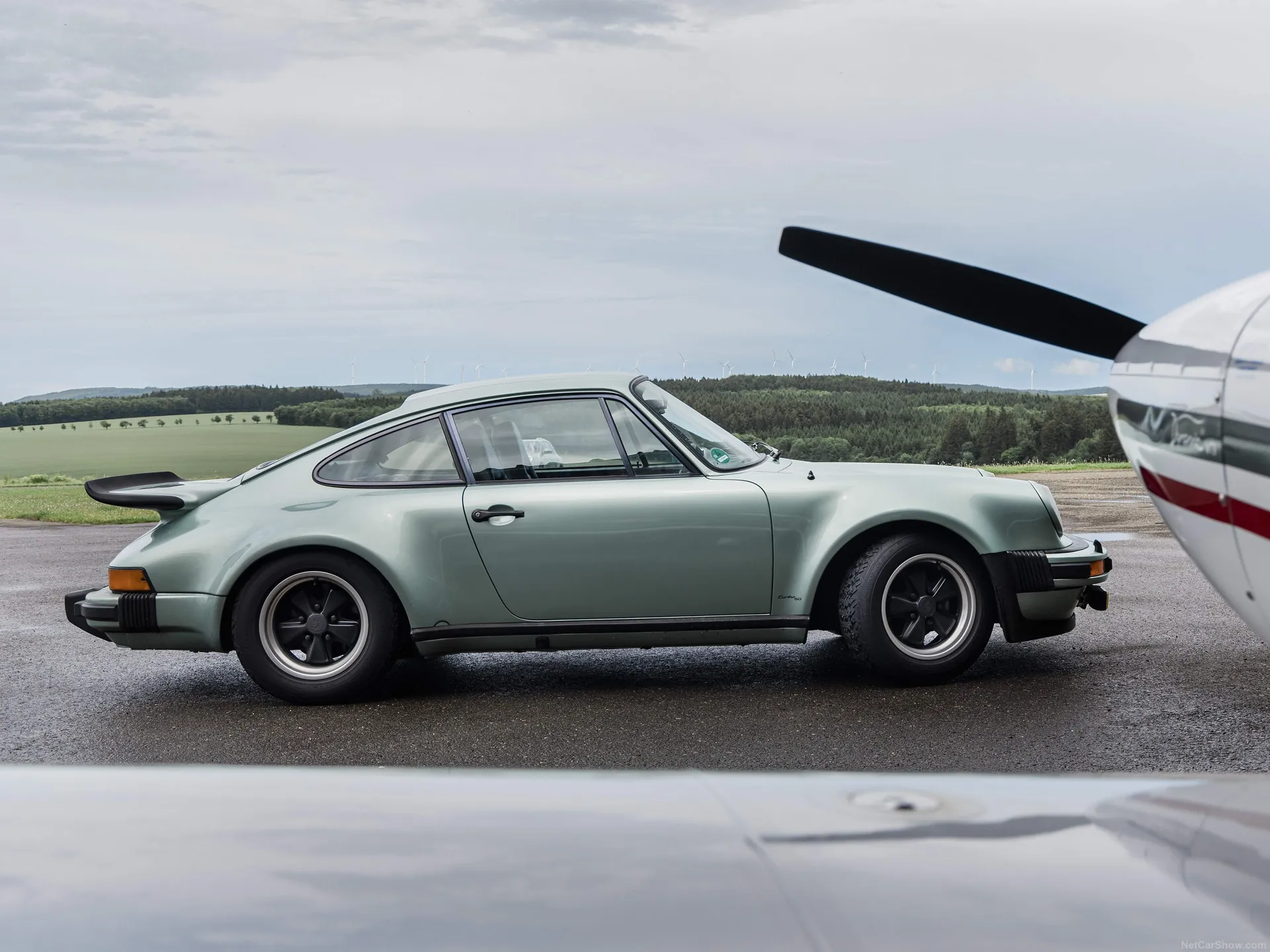 Porsche 911 Turbo 3.0 Coupe (1975) - Side Profile