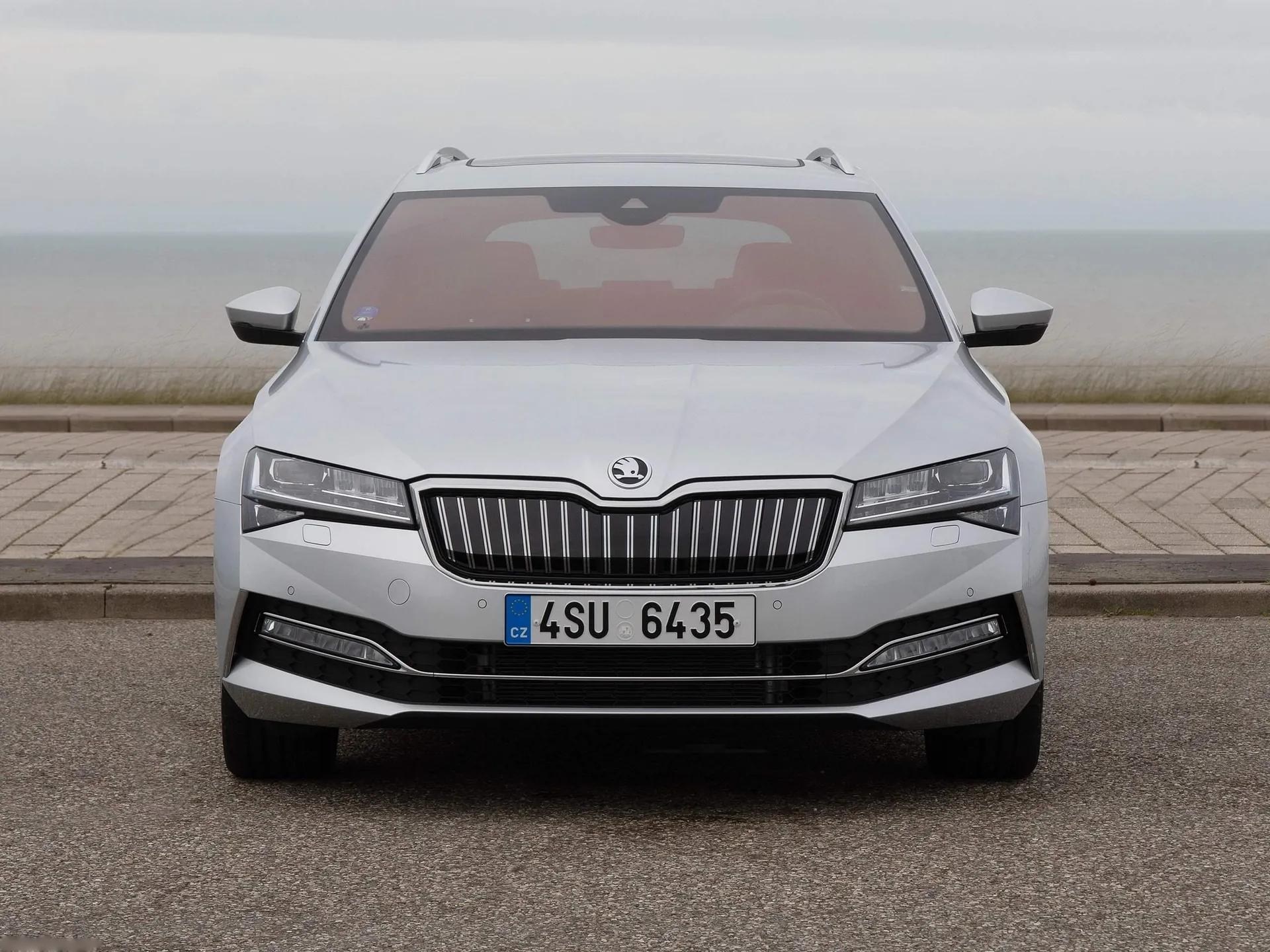 Skoda Superb Combi iV (2020) – zepředu