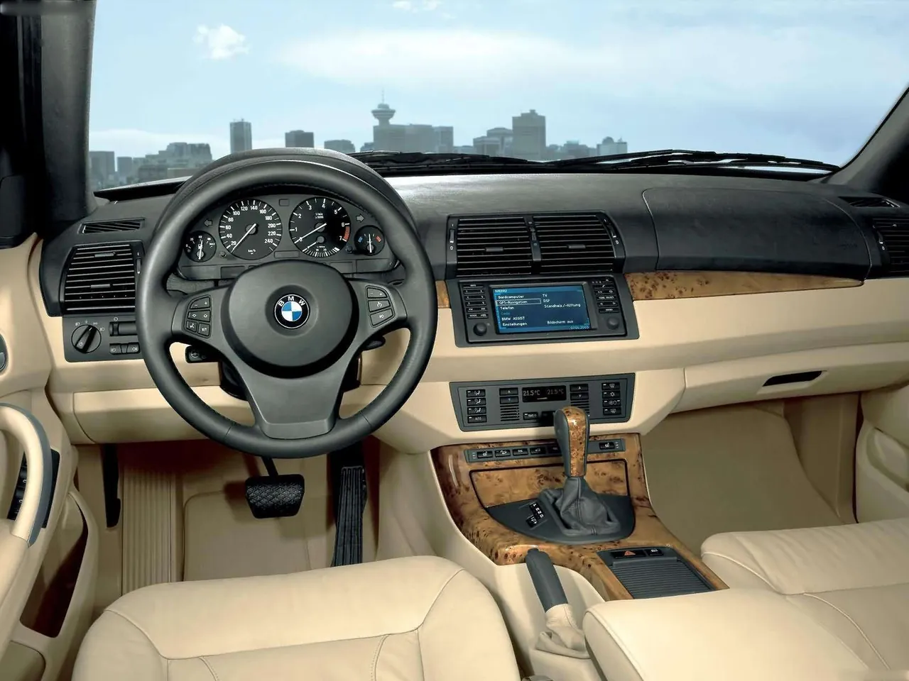 BMW X5 4.4i (2004) – interiér