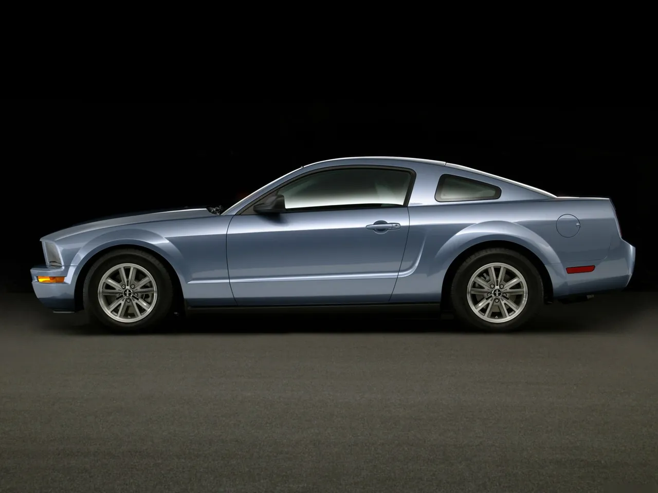 Ford Mustang (2005) – boční profil