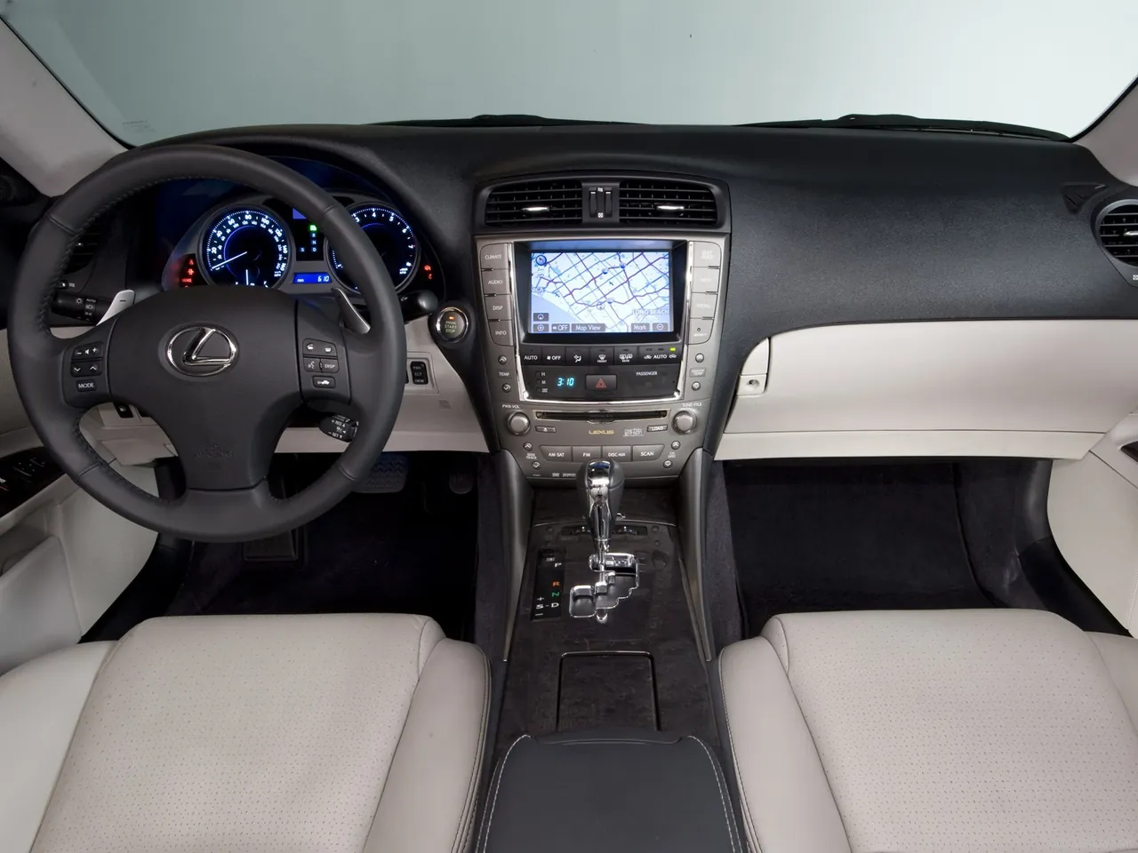 Lexus IS 350 (2009) – interiér