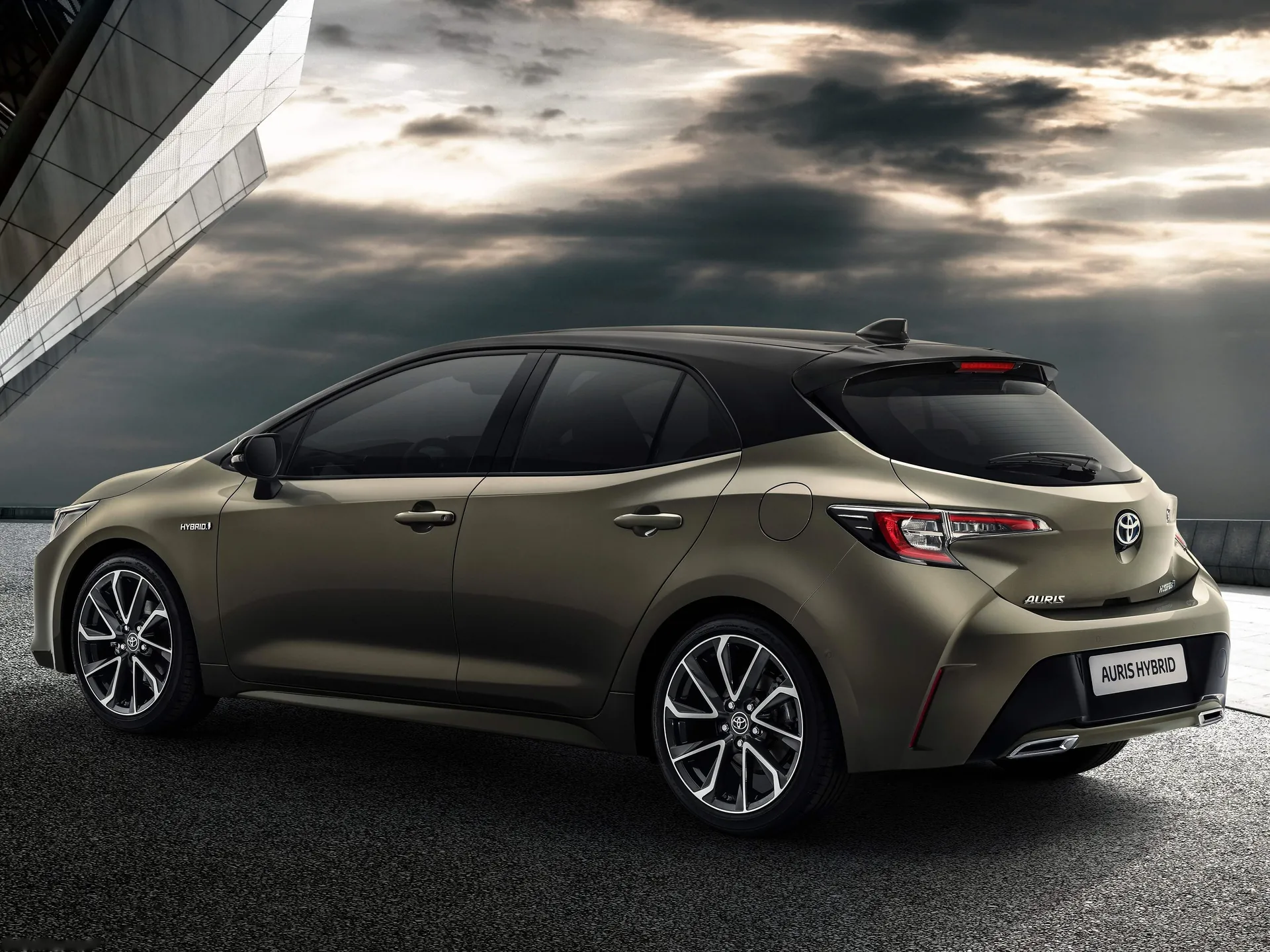 Toyota Auris (2019) – zadní tříčtvrteční pohled