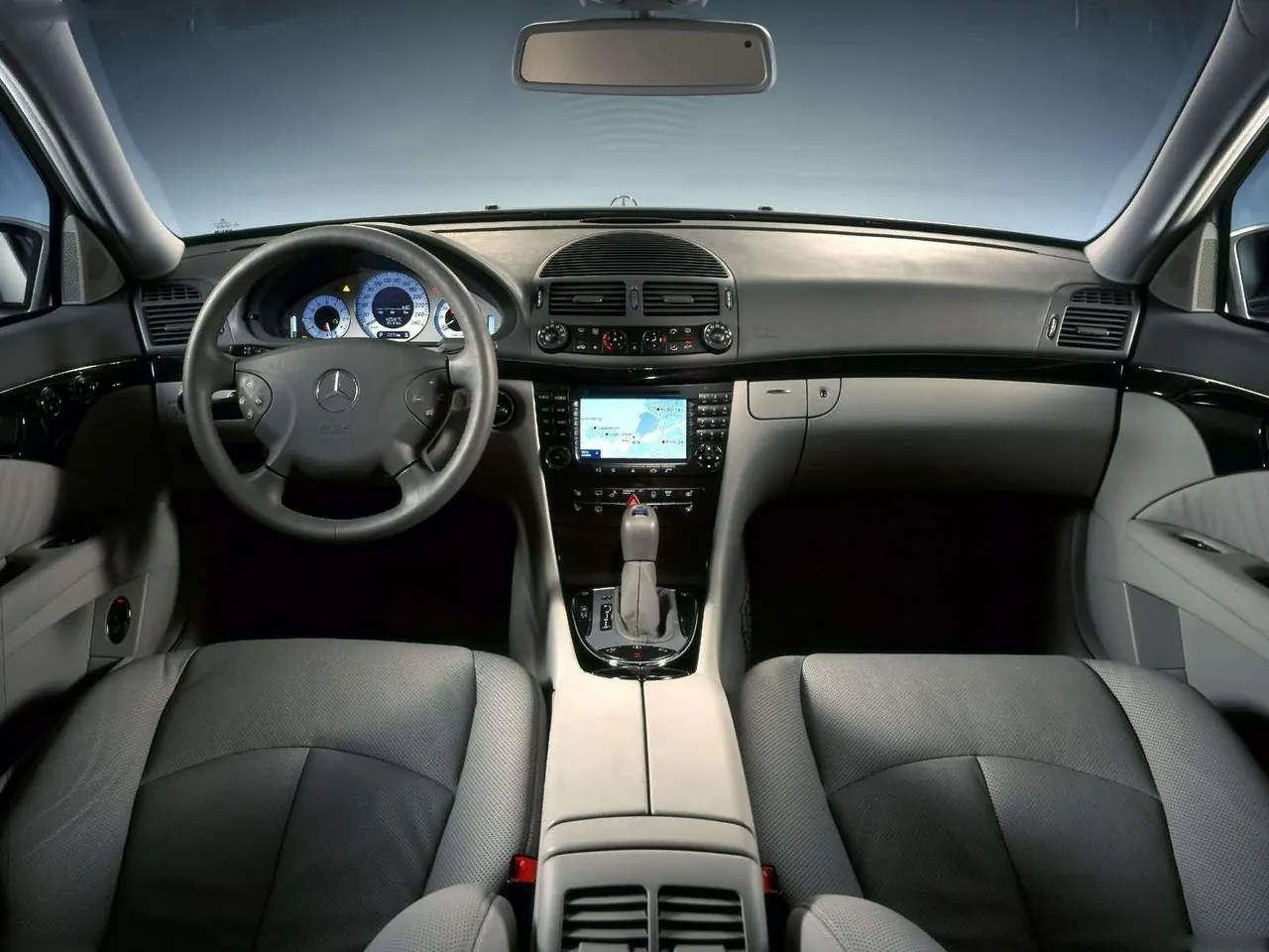 Mercedes-Benz E320 Estate Avantgarde (2003) – interiér