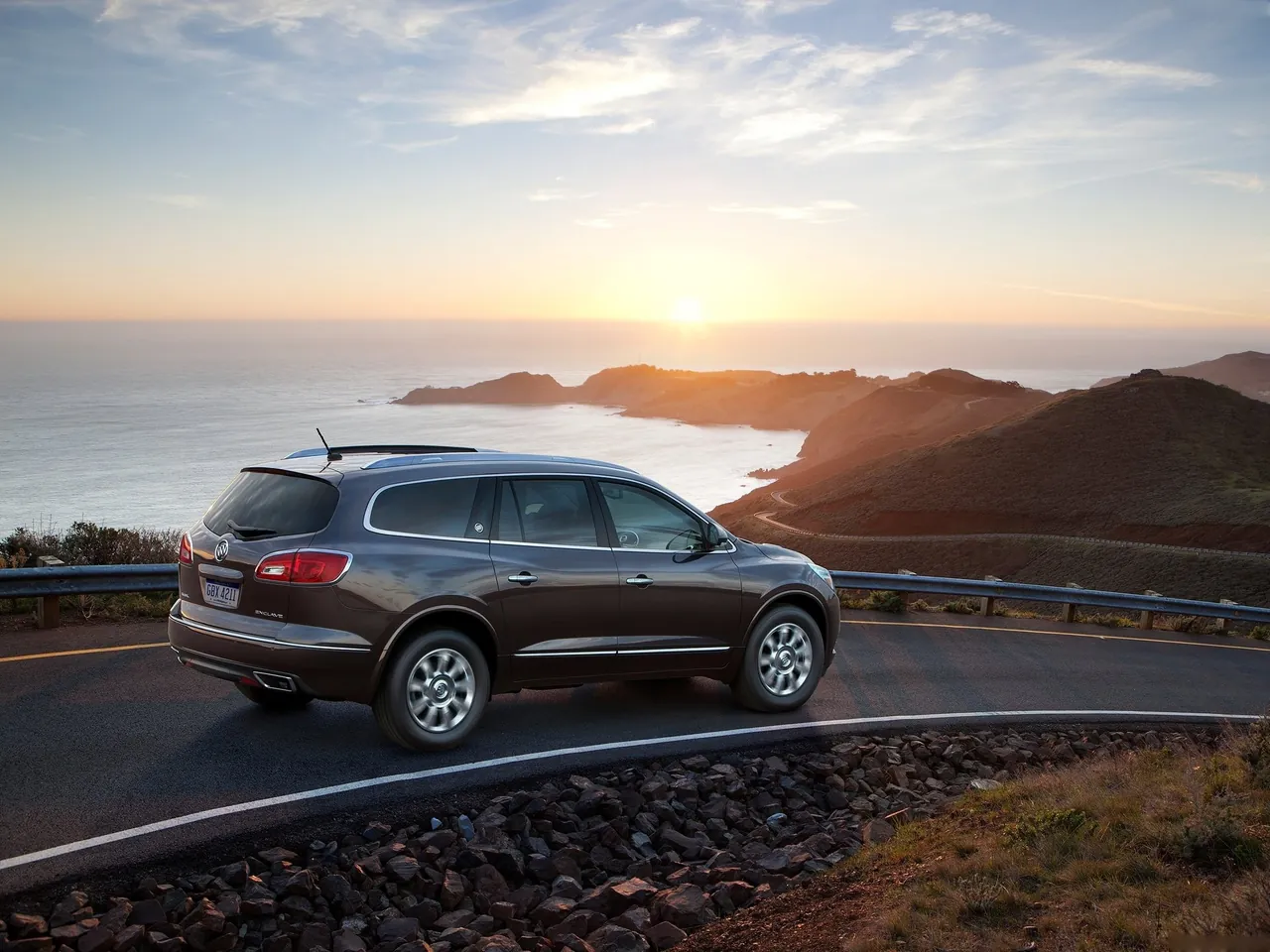 Buick Enclave (2013) – zadní tříčtvrteční pohled