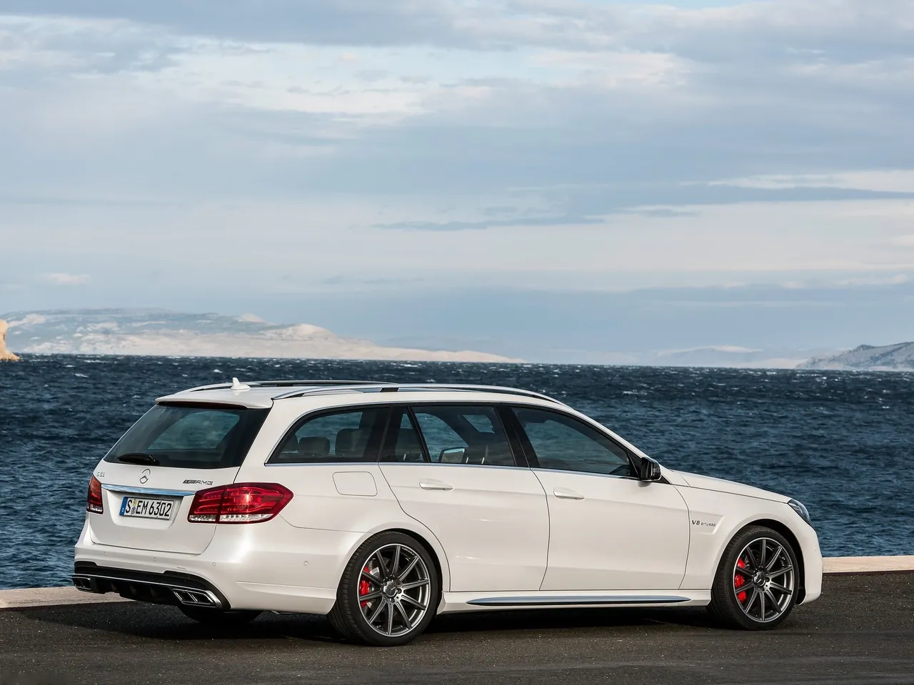 Mercedes-Benz E63 AMG Estate (2014) - Rear Three-Quarter