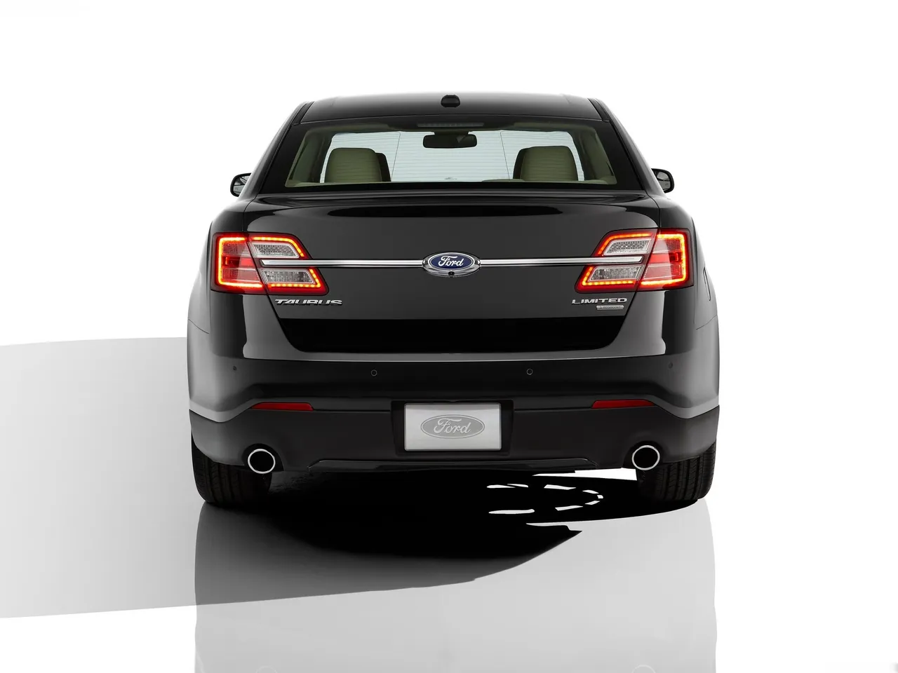 Ford Taurus (2013) – zezadu