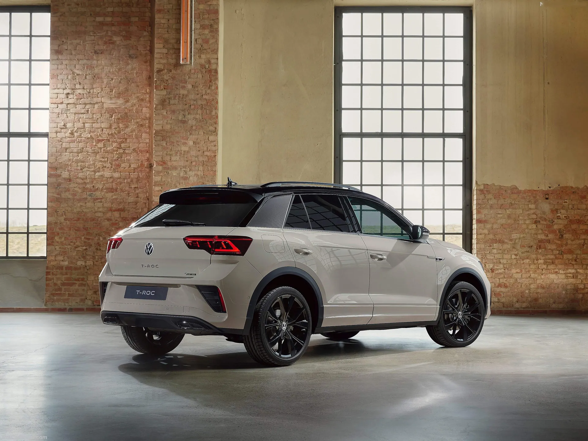 Volkswagen T-Roc (2022) - Rear Three-Quarter