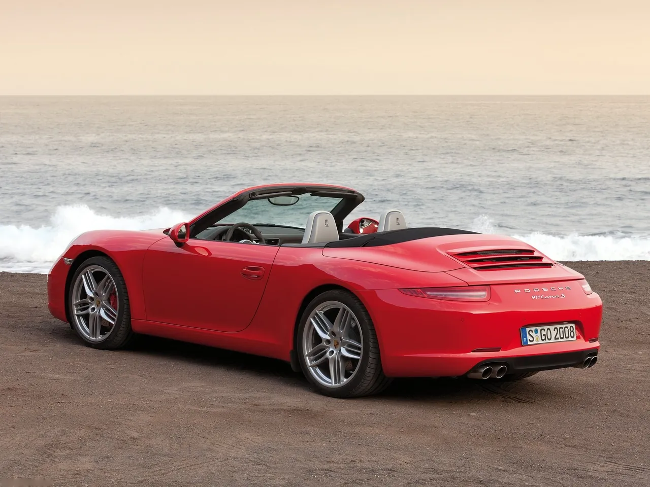 Porsche 911 Carrera S Cabriolet (2013) – zadní tříčtvrteční pohled