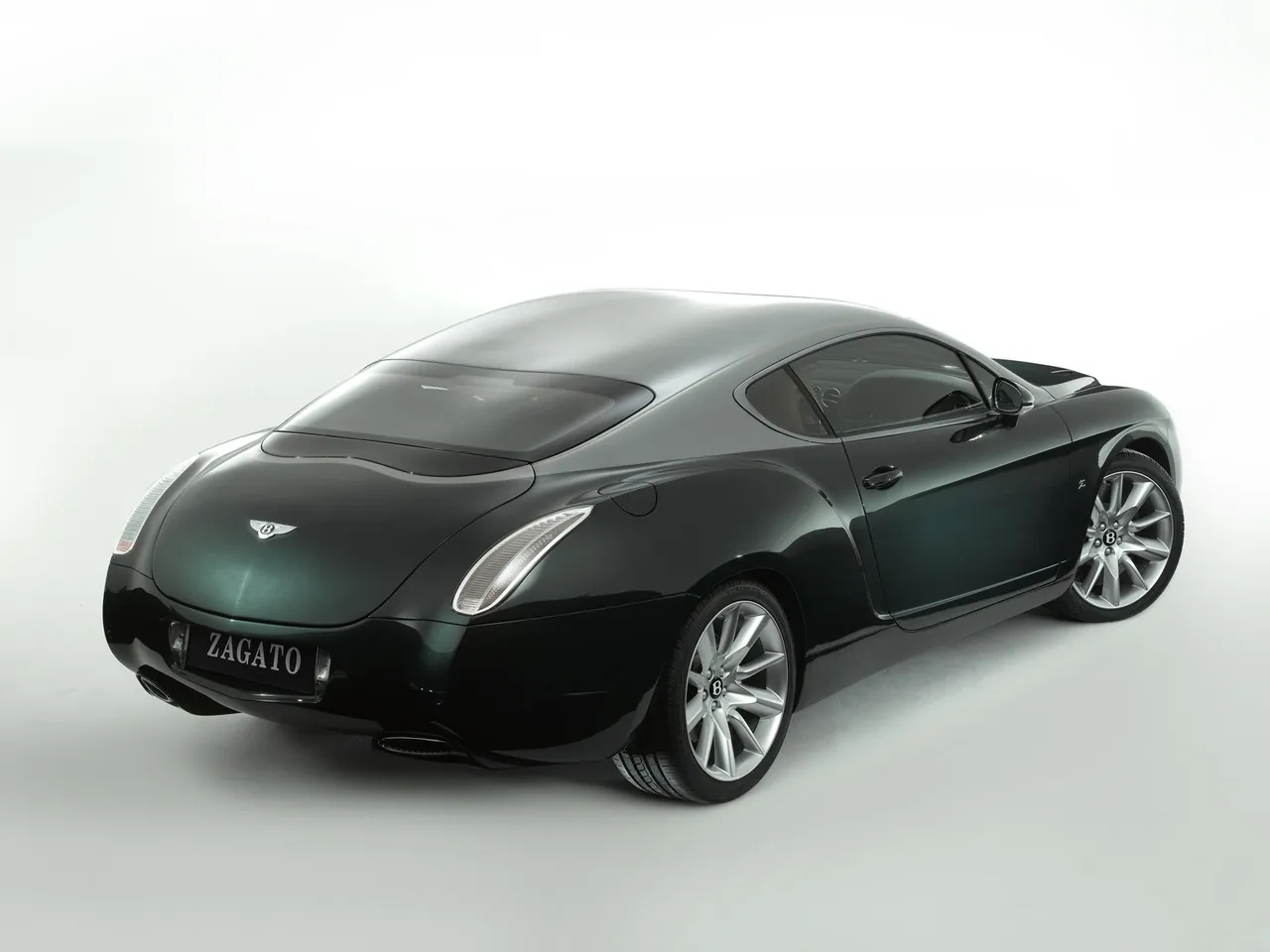 Bentley GTZ Zagato Concept (2008) – zadní tříčtvrteční pohled