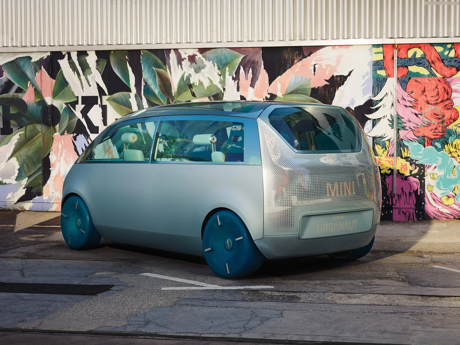 Mini Vision Urbanaut Concept (2021) – zadní tříčtvrteční pohled