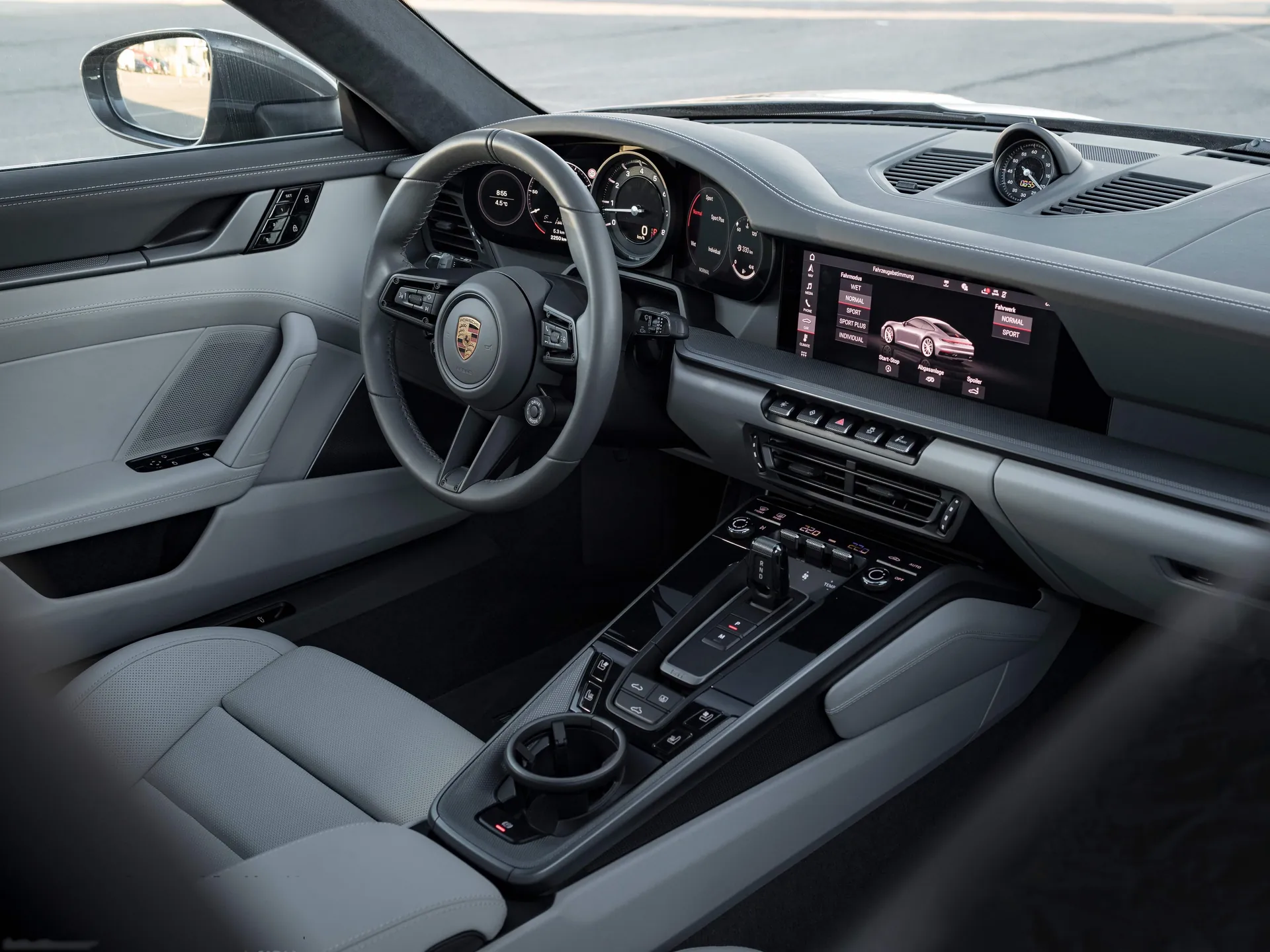 Porsche 911 Carrera S (2019) – interiér