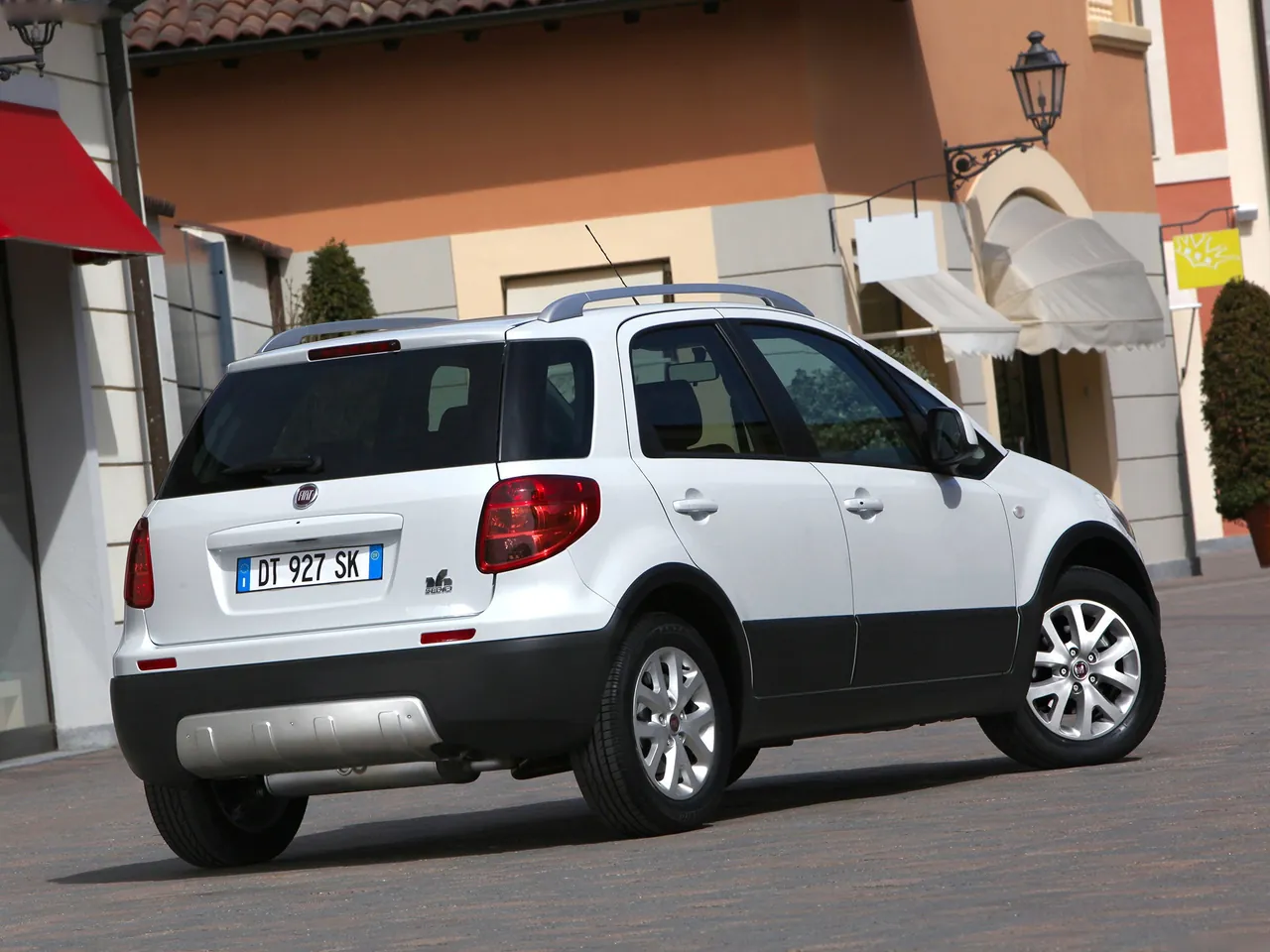 Fiat Sedici (2010) – zadní tříčtvrteční pohled