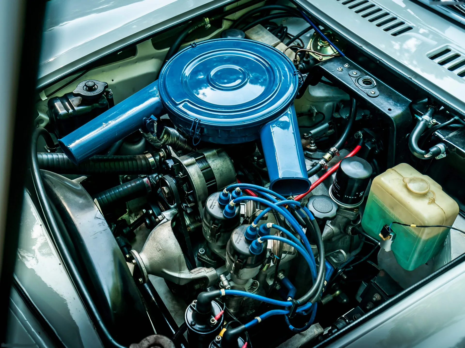 Mazda Cosmo (1969) – motorový prostor