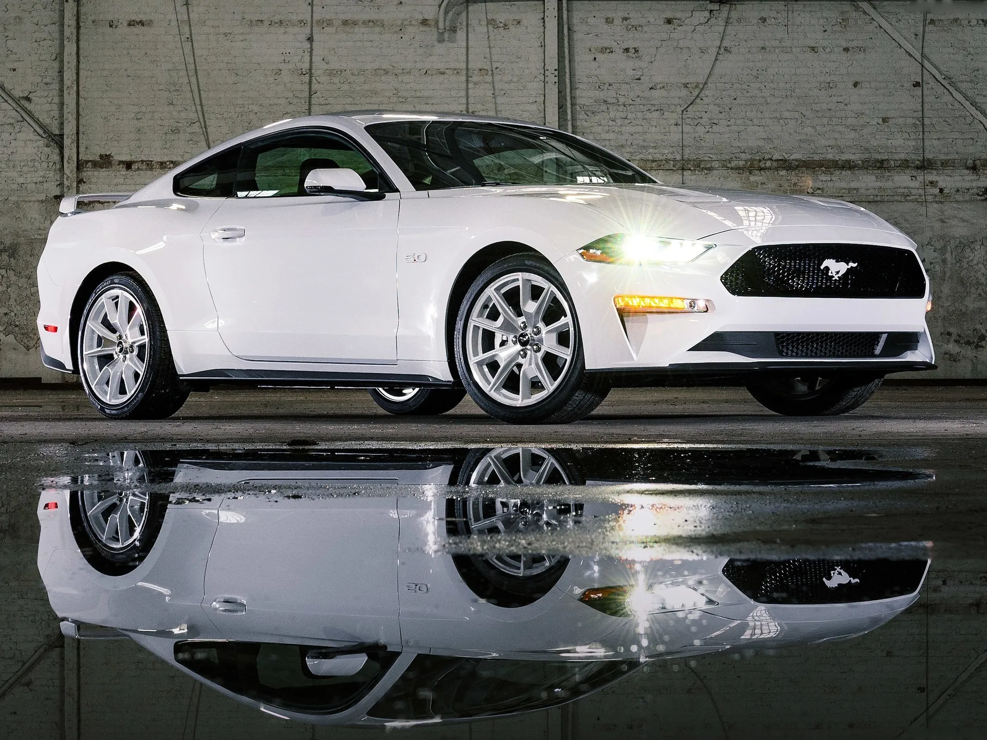 Ford Mustang Ice White Edition (2022)