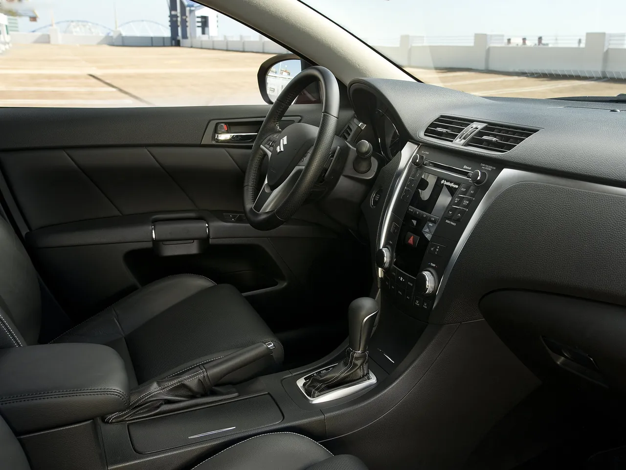 Suzuki Kizashi Sport (2011) – interiér