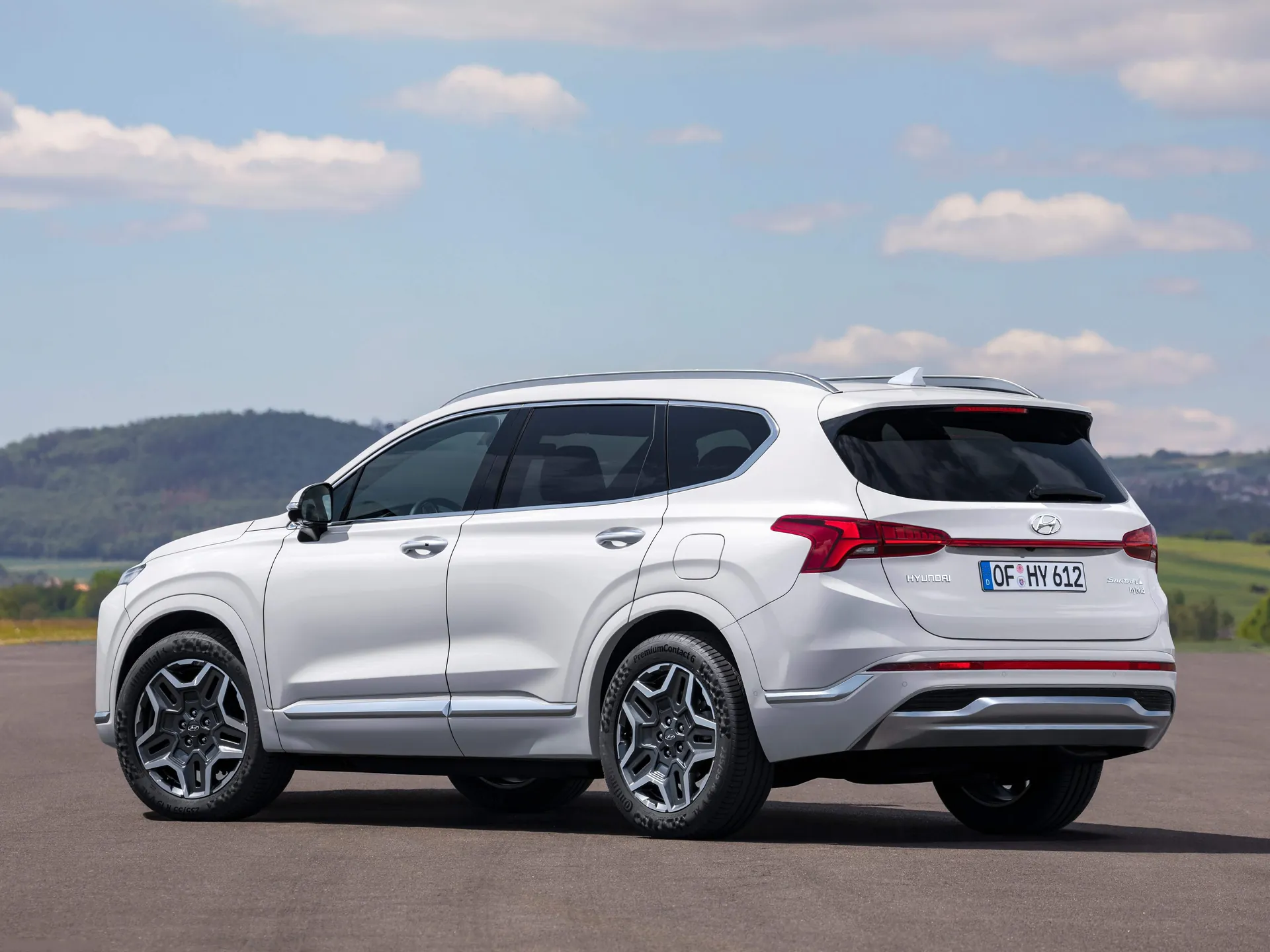 Hyundai Santa Fe (2021) - Rear Three-Quarter