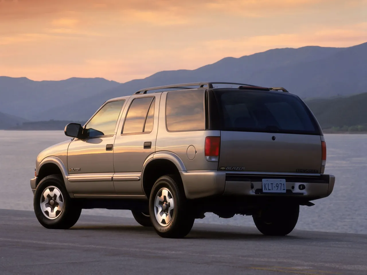Chevrolet Blazer (2002) – zadní tříčtvrteční pohled