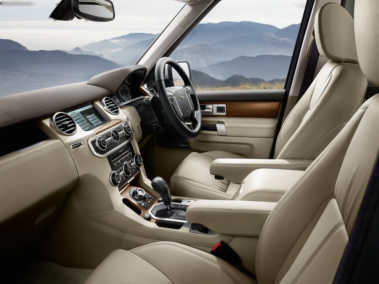 Land Rover Discovery 4 (2010) - Interior