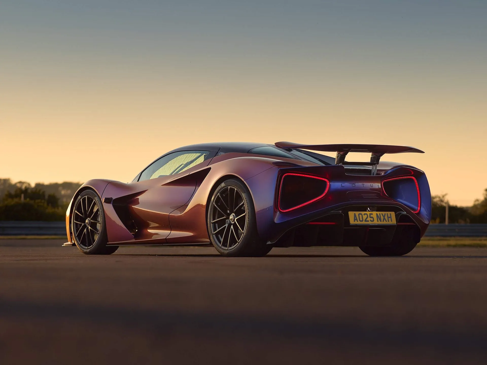 Lotus Evija (2025) – zadní tříčtvrteční pohled