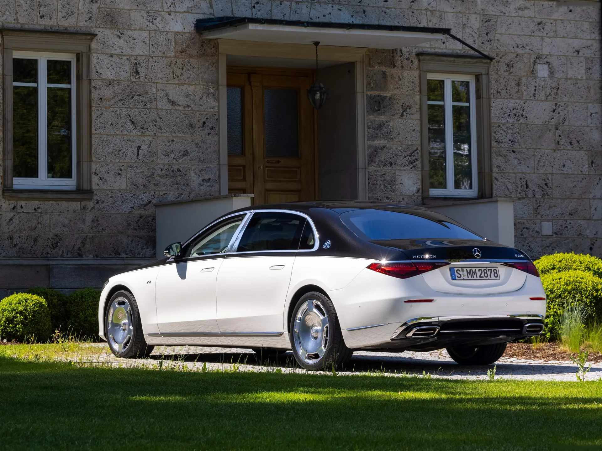 Mercedes-Benz S-Class Maybach (2021) - Rear Three-Quarter
