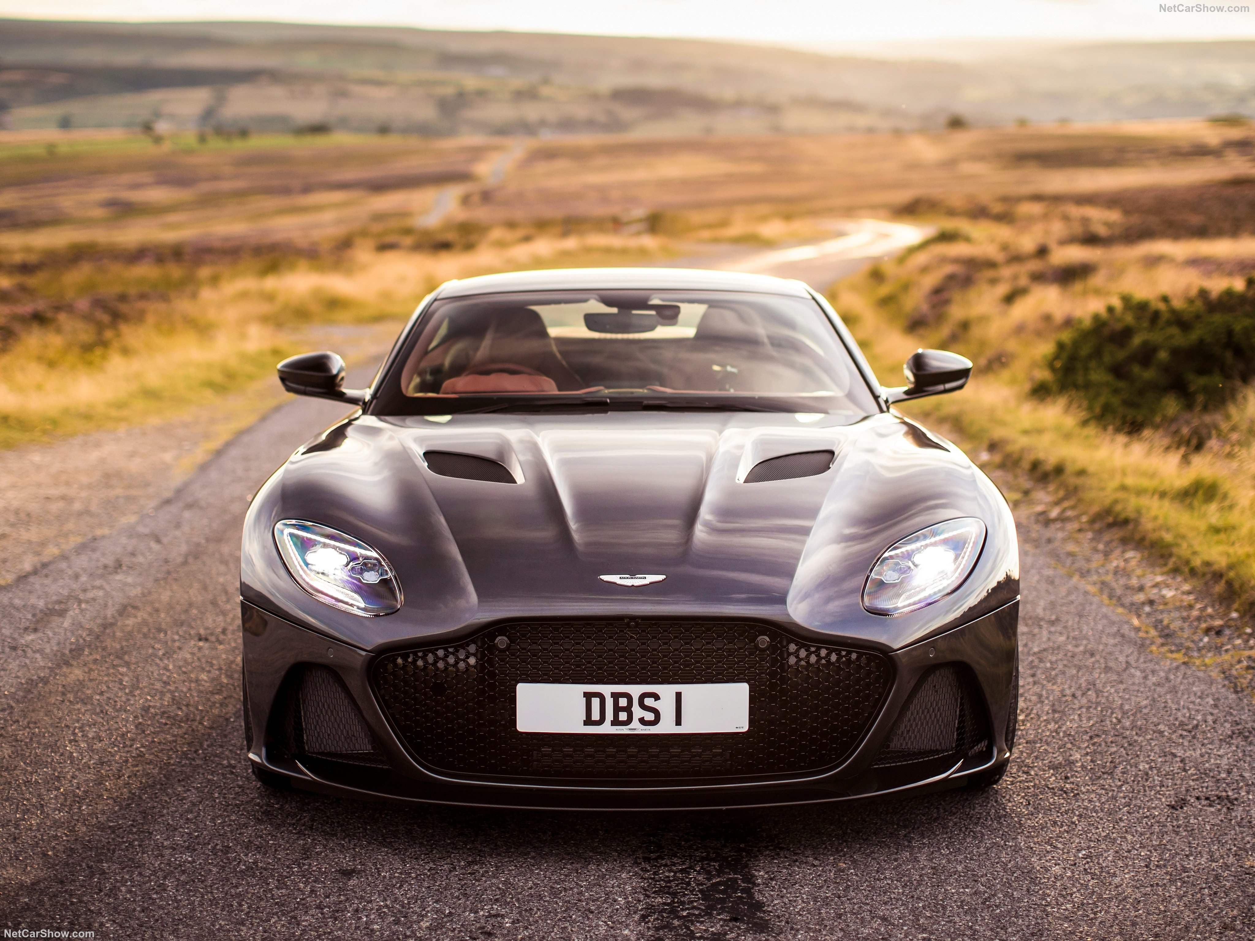 Aston Martin DBS Superleggera (2019) – zepředu
